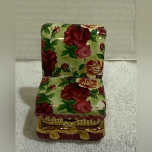 Royal Albert, Chair Trinket Box, "Old Country Roses"